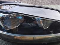 VW Golf VII LIFT Reflektor prawy przod lampa prawa